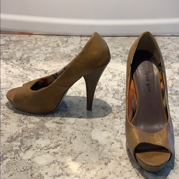 Natural high heels - Picture 2 of 5